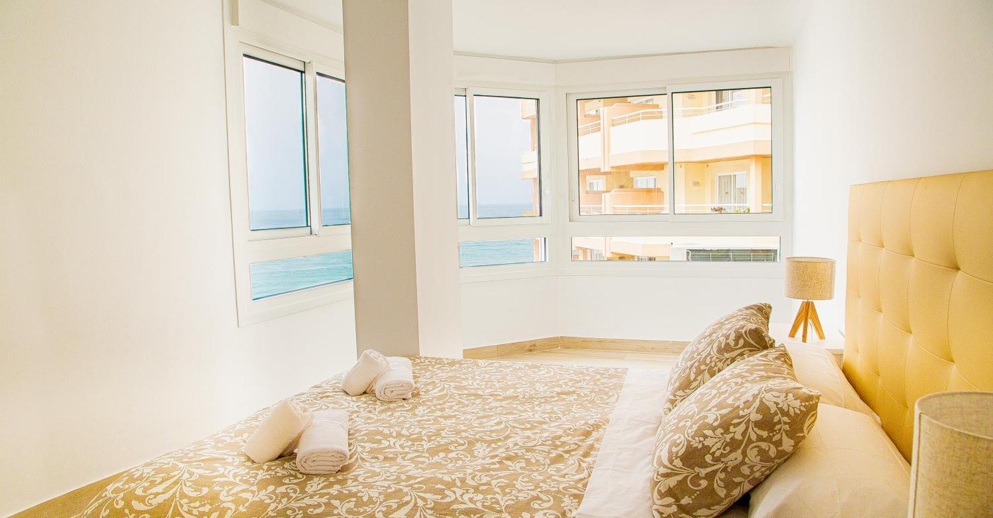 1ª Linea De Playa Marbell Center Apartment Marbella Luaran gambar